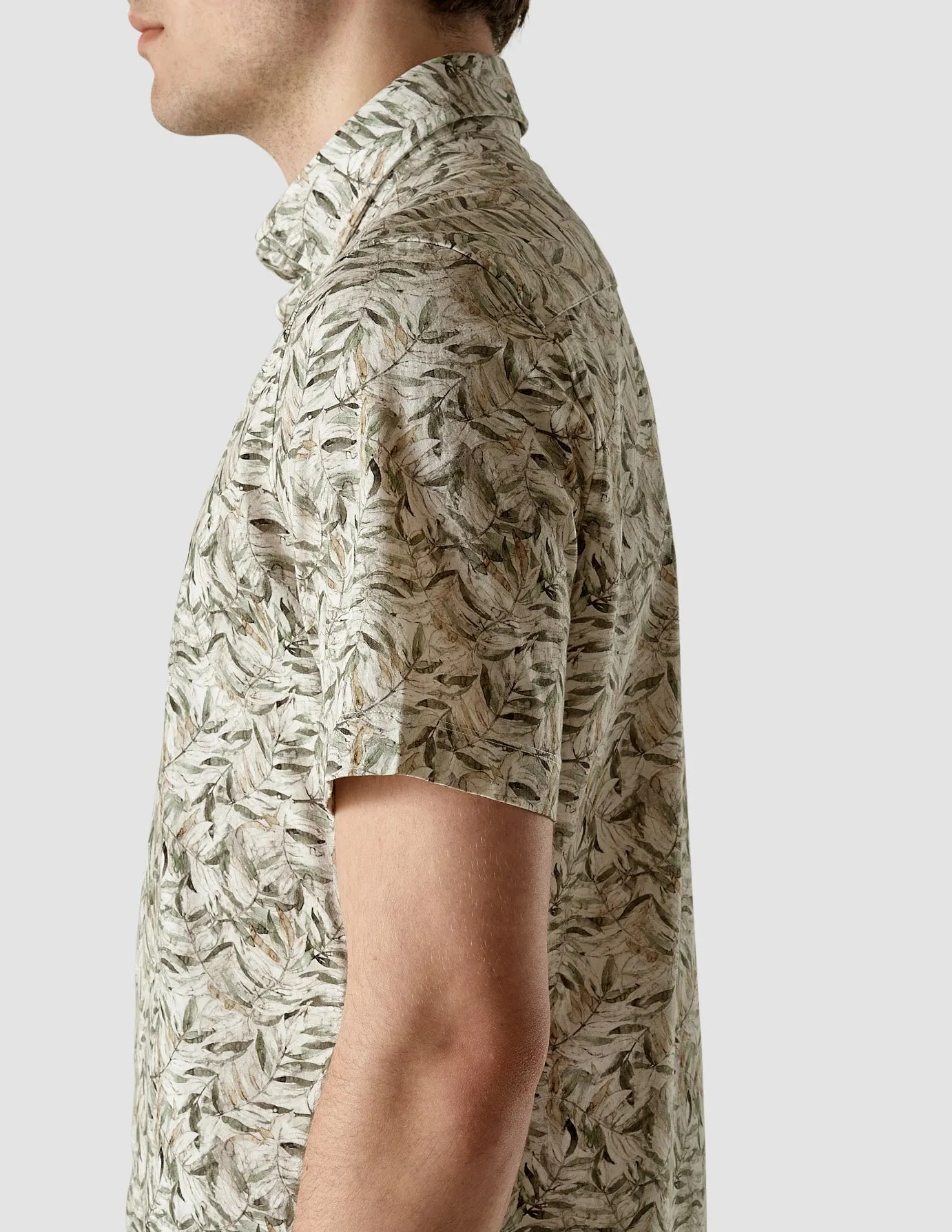 Classic Short-Sleeved Patterned Shirt Dried Leaves